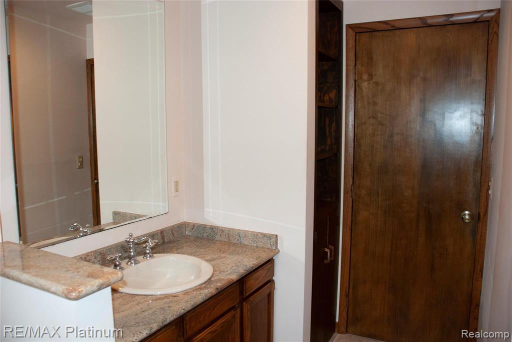 4922 Cedar Lake Road Howell, MI 48843 - Photo 57 of 95