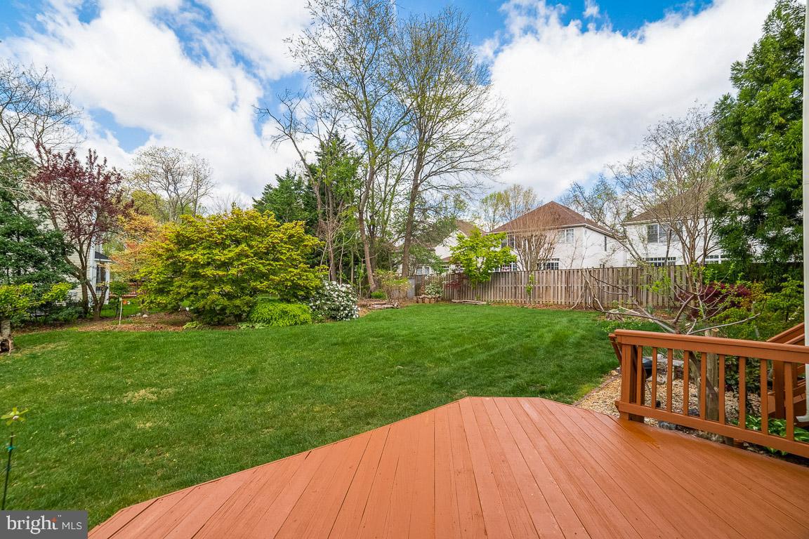 2944 Edgelea Road Vienna, VA 22181 - Photo 46 of 57 Large back yard