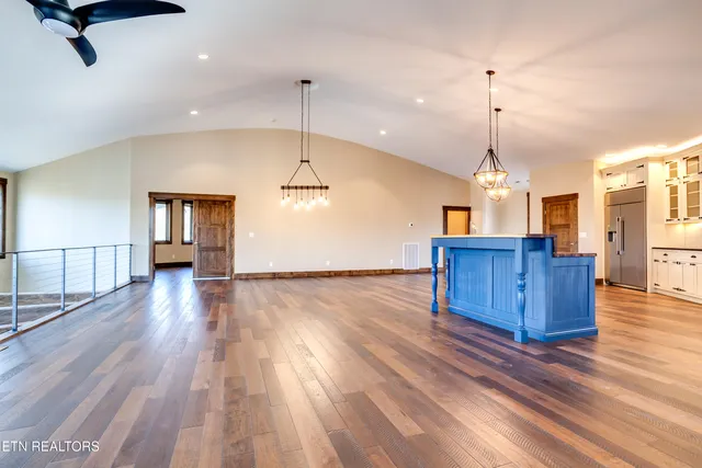 $1,700,000 | 194 Helms Ferry Road, Sharps Chapel, TN 37866