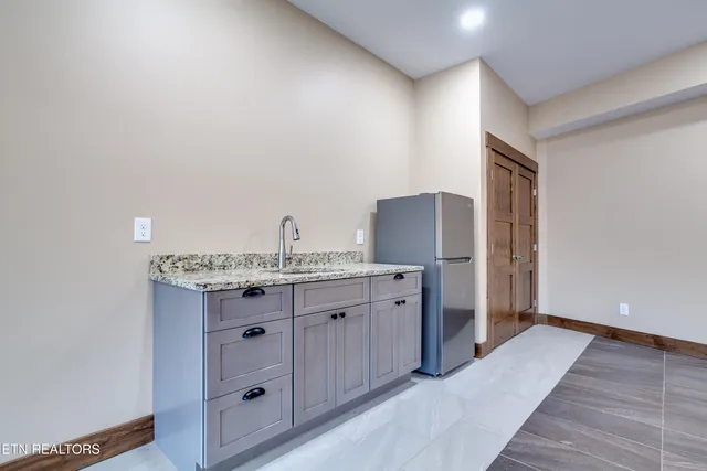 $1,700,000 | 194 Helms Ferry Road, Sharps Chapel, TN 37866