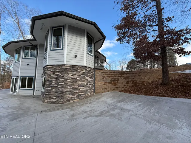 $1,700,000 | 194 Helms Ferry Road, Sharps Chapel, TN 37866