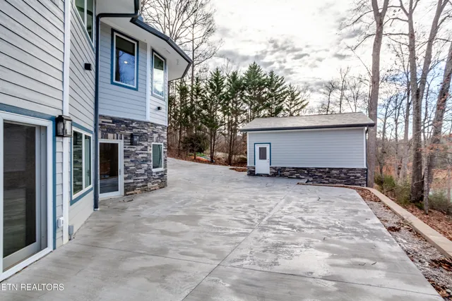 $1,700,000 | 194 Helms Ferry Road, Sharps Chapel, TN 37866