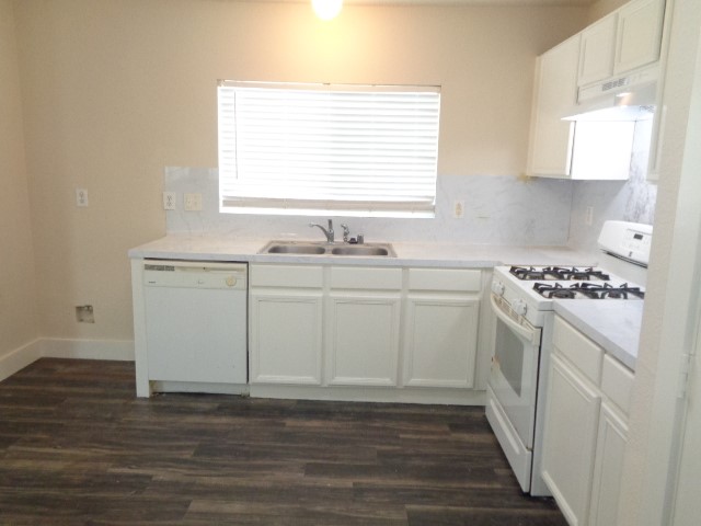 231 Silver Mist Circle Dickinson, TX 77539 - Photo 4 of 21