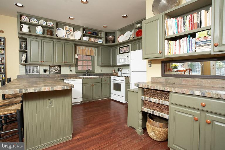 481 Tschiffely Square Road Gaithersburg, MD 20878 - Photo 1 of 30 Kitchen