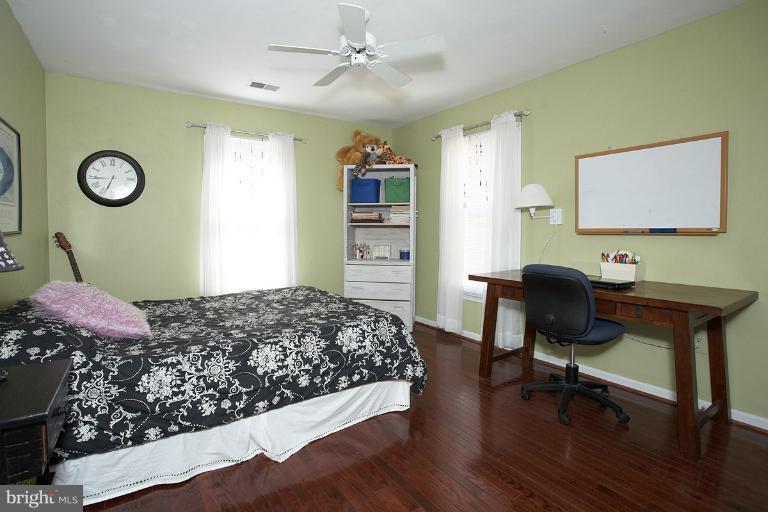 481 Tschiffely Square Road Gaithersburg, MD 20878 - Photo 14 of 30 Bedroom 2