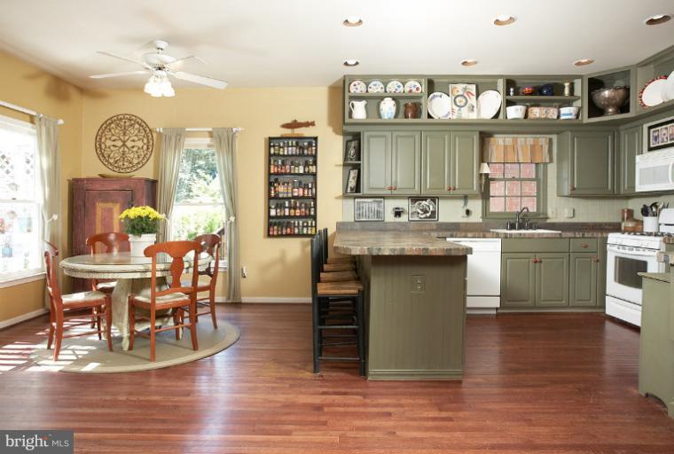 481 Tschiffely Square Road Gaithersburg, MD 20878 - Photo 24 of 30 Kitchen