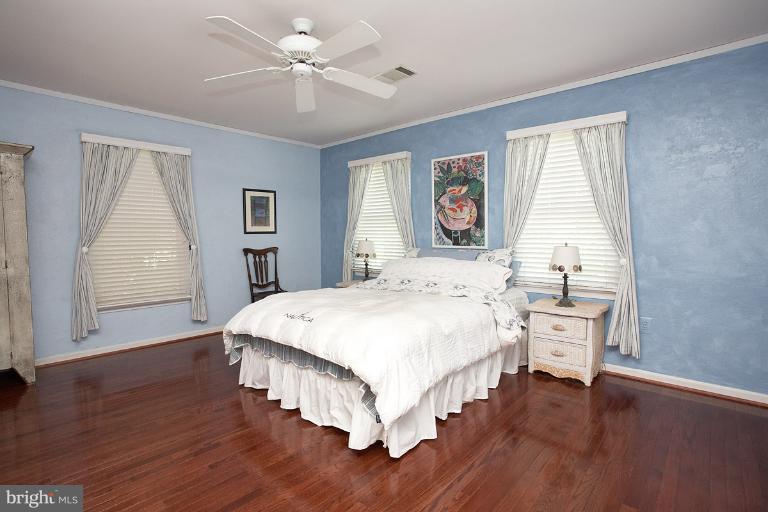 481 Tschiffely Square Road Gaithersburg, MD 20878 - Photo 26 of 30 Bedroom (Master)