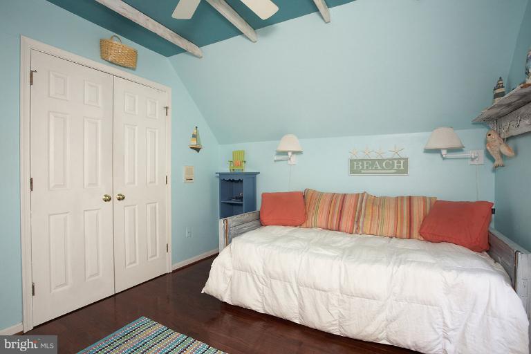 481 Tschiffely Square Road Gaithersburg, MD 20878 - Photo 6 of 30 Bedroom 4