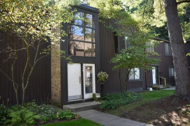 $94,700 | 113 Inverness Court, Unit C, Kalamazoo, MI 49006