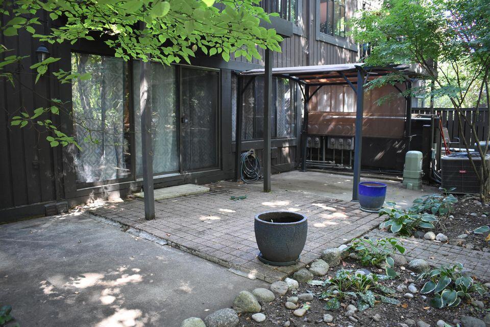 113 Inverness Court, Unit C Kalamazoo, MI 49006 - Photo 13 of 16 20251001173650648479000000-o