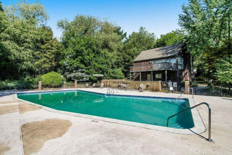 113 Inverness Court, Unit C Kalamazoo, MI 49006 - Photo 14 of 16 20251001173336775350000000-o