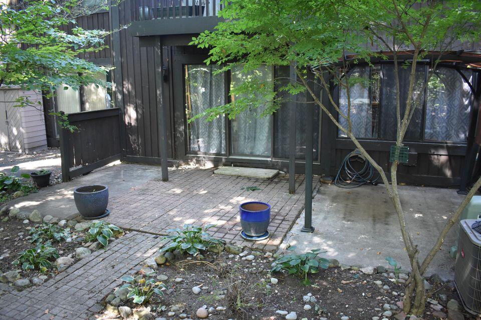 113 Inverness Court, Unit C Kalamazoo, MI 49006 - Photo 10 of 16 20251001173626706536000000-o