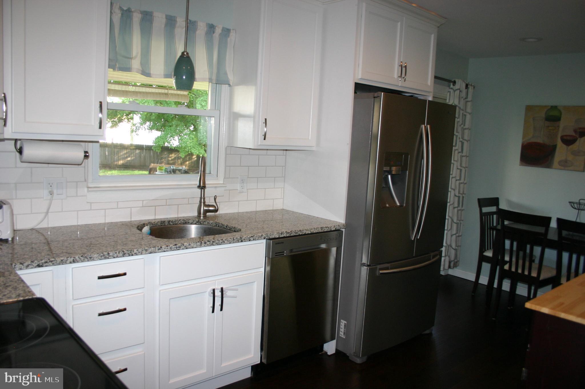 105 Red Mill Road Etters, PA 17319 - Photo 3 of 35 Granite counter-tops & Stainless Steel Appliances