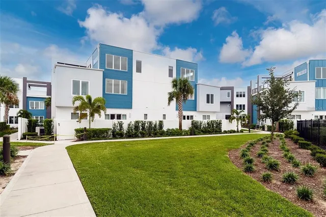 $300,000 | 7740 Sandy Ridge Drive, Unit 106, Reunion, FL 34747