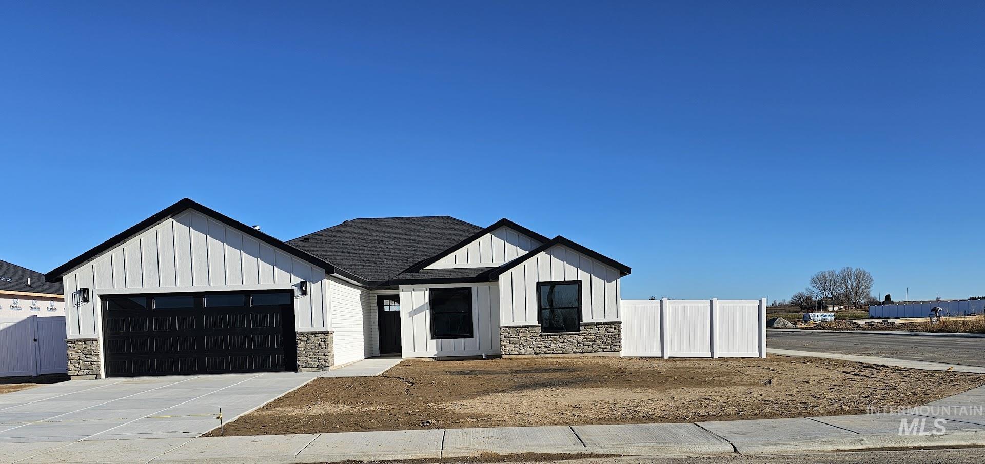 2002 Regan Street Jerome, ID 83338 - Photo 2 of 14