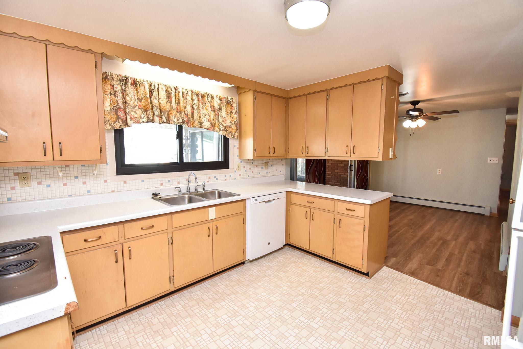 307 Walnut Street Washington, IL 61571 - Photo 18 of 43