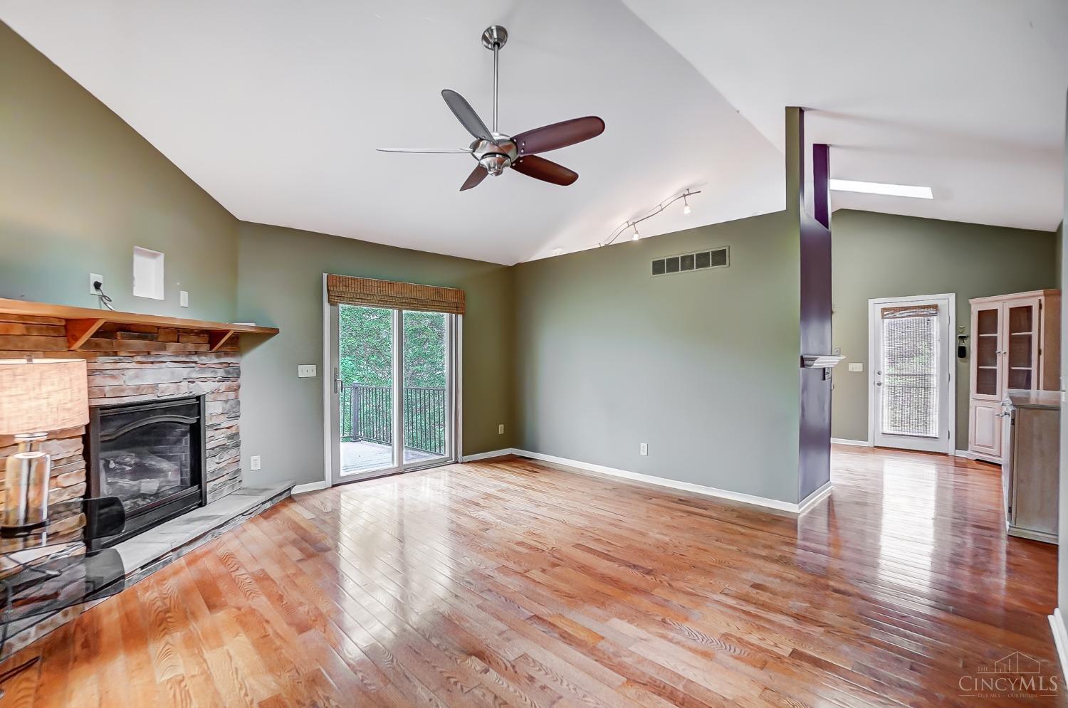 5880 Gaines Road Cincinnati, OH 45247 - Photo 6 of 37 Gallery Image 6
