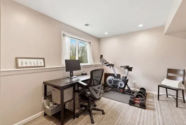 $600,000 | 8433 Sunnyview Road Southeast, Caledonia, MI 49316