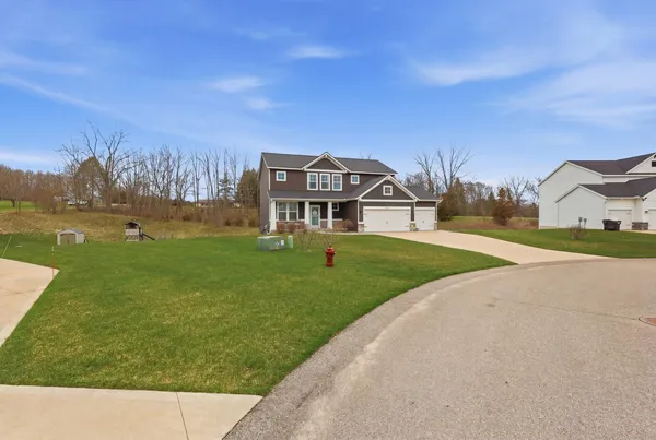 $600,000 | 8433 Sunnyview Road Southeast, Caledonia, MI 49316