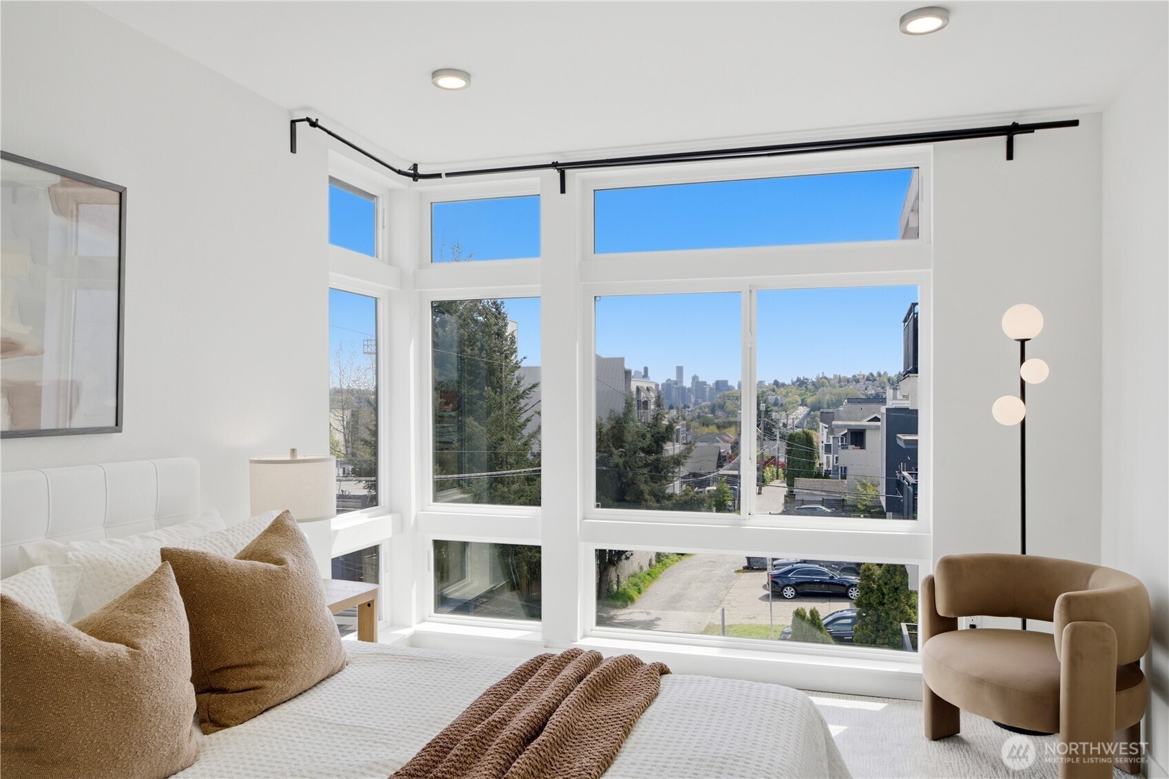 4106 Linden Avenue North, Unit B Seattle, WA 98103 - Photo 13 of 29