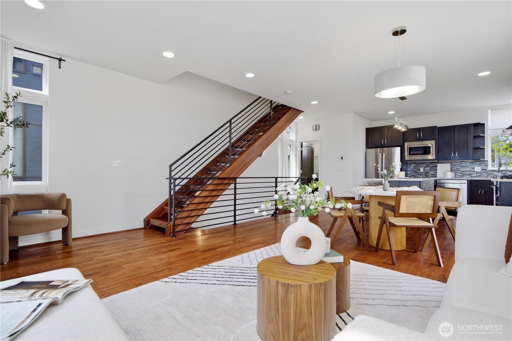 4106 Linden Avenue North, Unit B Seattle, WA 98103 - Photo 5 of 29