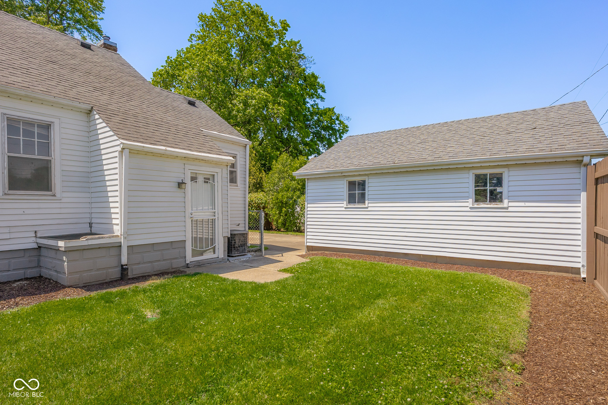 813 Central Place Columbus, IN 47201 - Photo 42 of 43