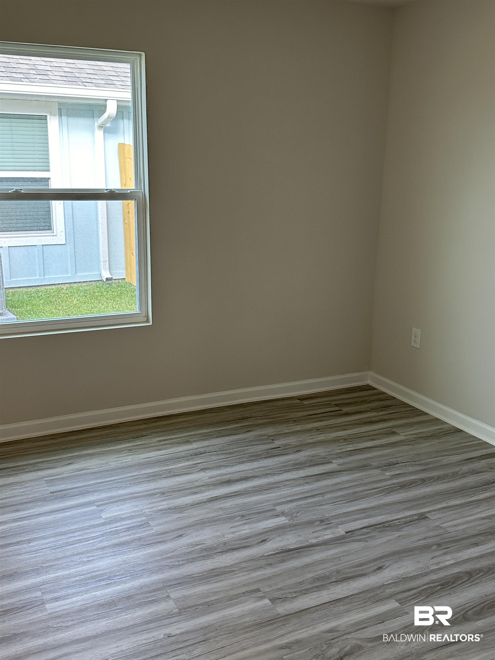 8850 Sea Star Circle Foley, AL 36535 - Photo 22 of 29 Spare room featuring light wood-type flooring