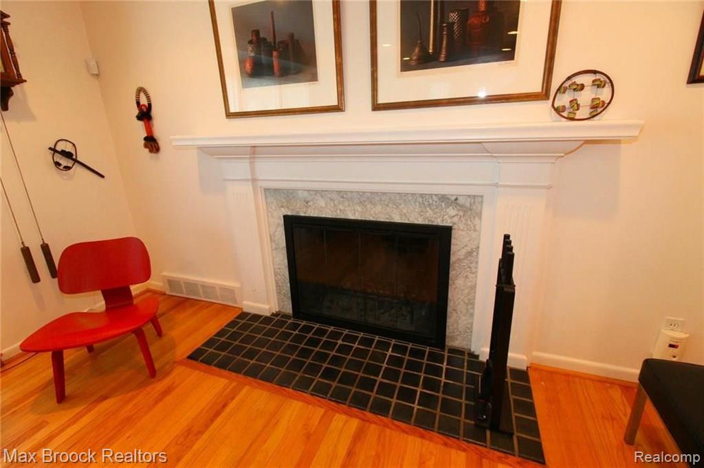 33 Maplefield Road Pleasant Ridge, MI 48069 - Photo 6 of 27