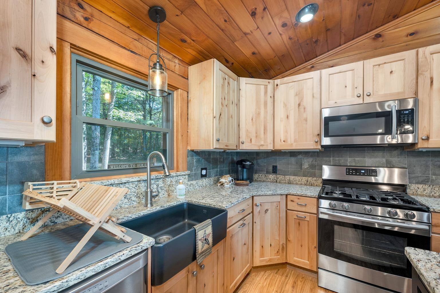 87 Sargent's Pond Road Wolfeboro, NH 03894 - Photo 8 of 37