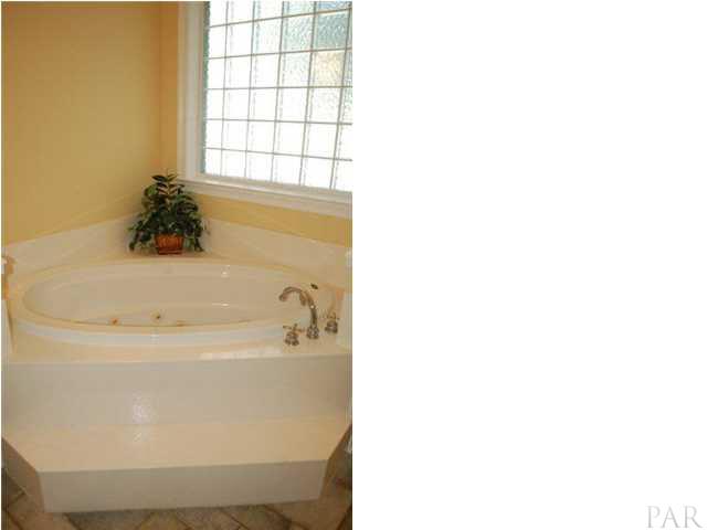 6001 Otter Point Road Pensacola, FL 32504 - Photo 13 of 25 Gallery Image 13