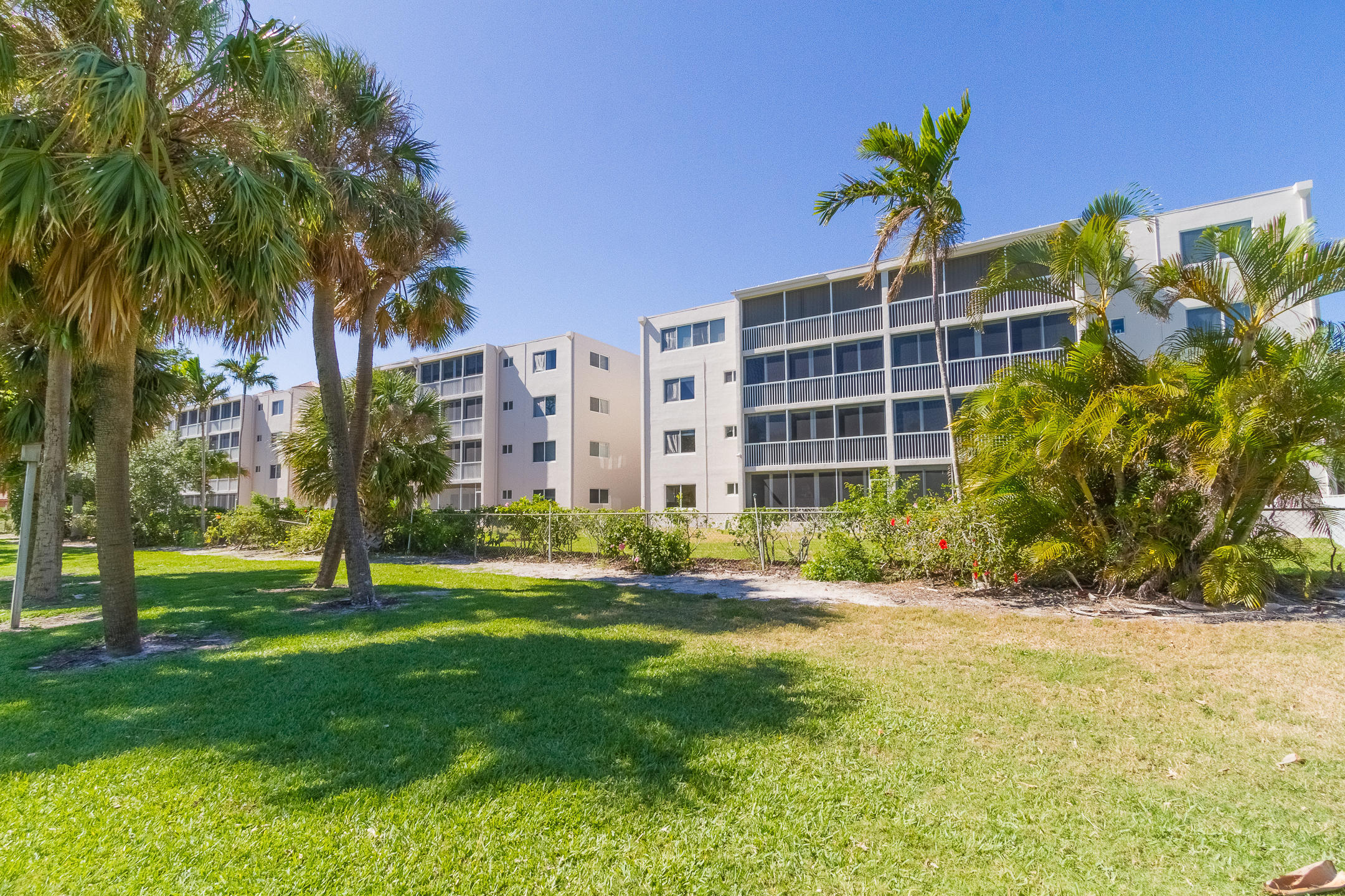 300 East Royal Palm Road, Unit 42B Boca Raton, FL 33432 - Photo 2 of 31 20181101201932960985000000-o