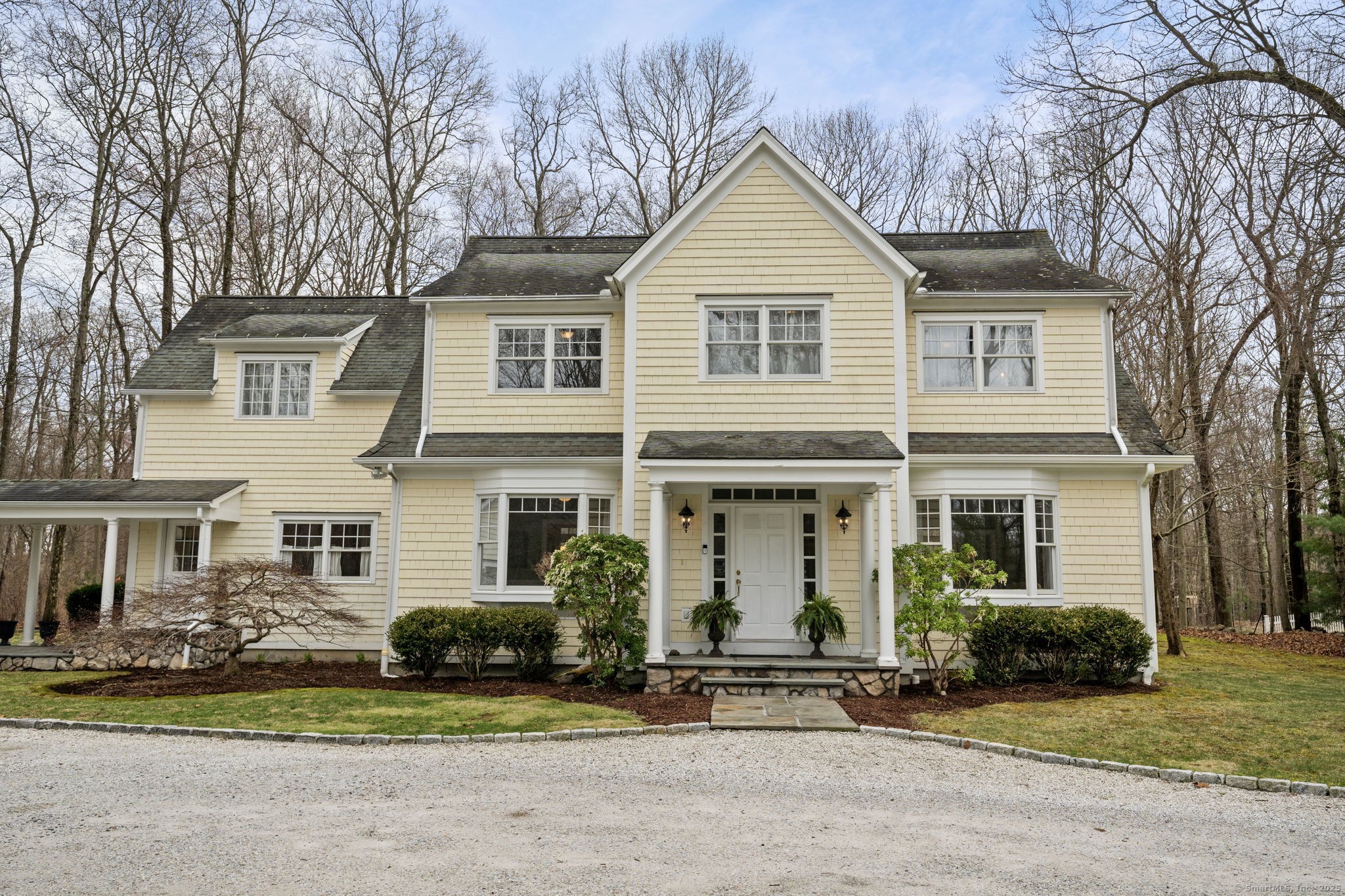 a view of a yard in front of a house