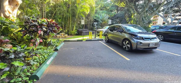 $3,800 | 2101 Nuuanu Avenue, Unit I2401, Honolulu, HI 96817