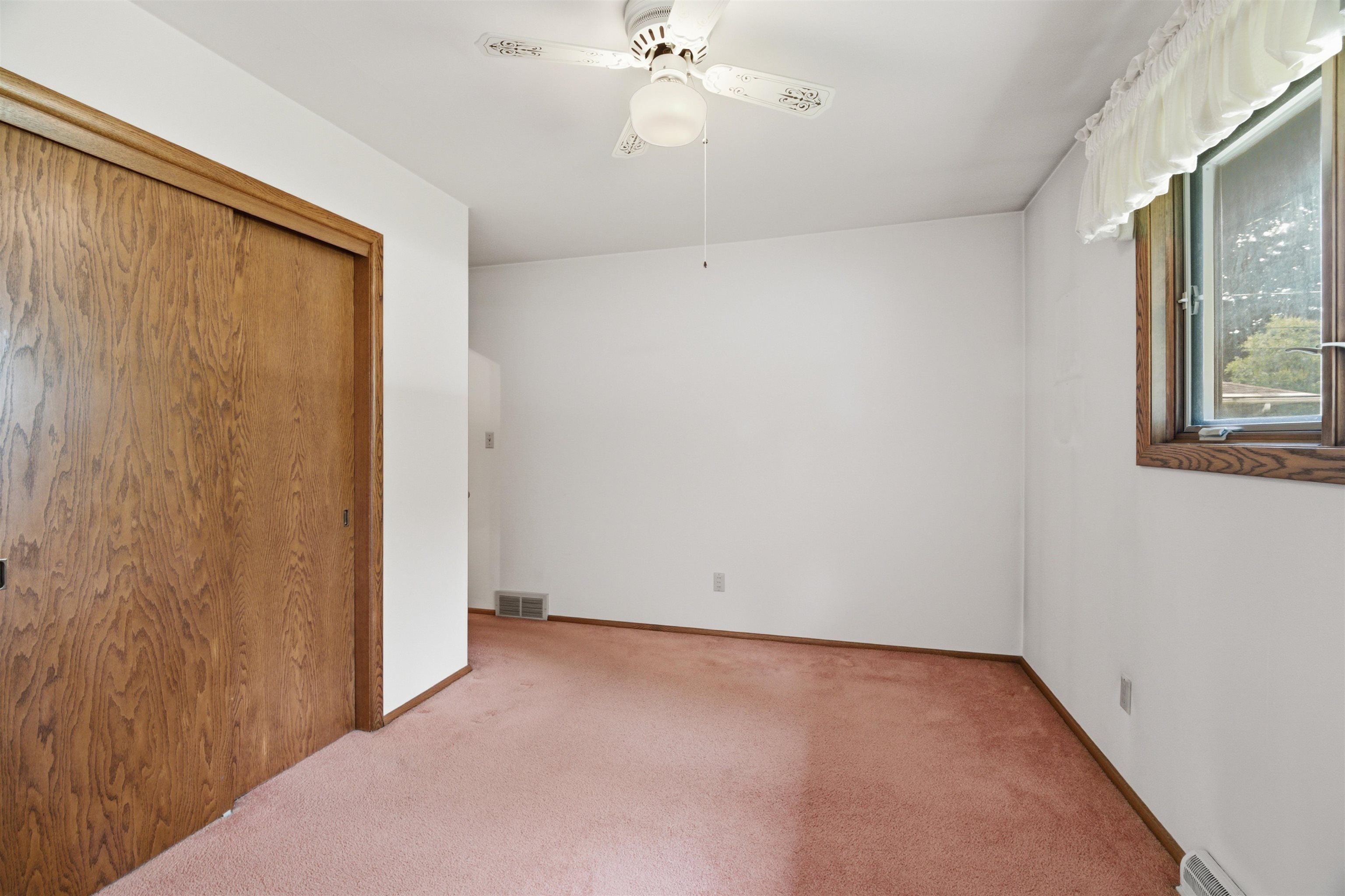 1102 South Ridge Lane Appleton, WI 54914 - Photo 15 of 52