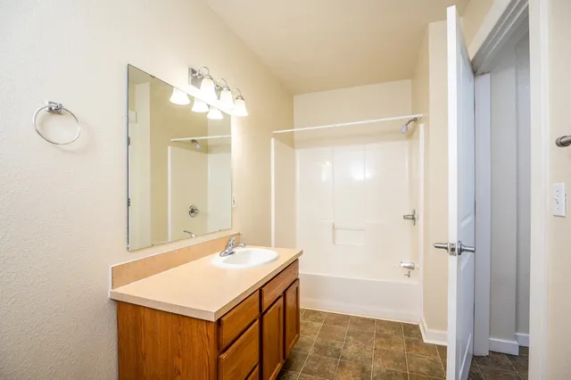 $848 | 312 Court Street, The Dalles, OR 97058