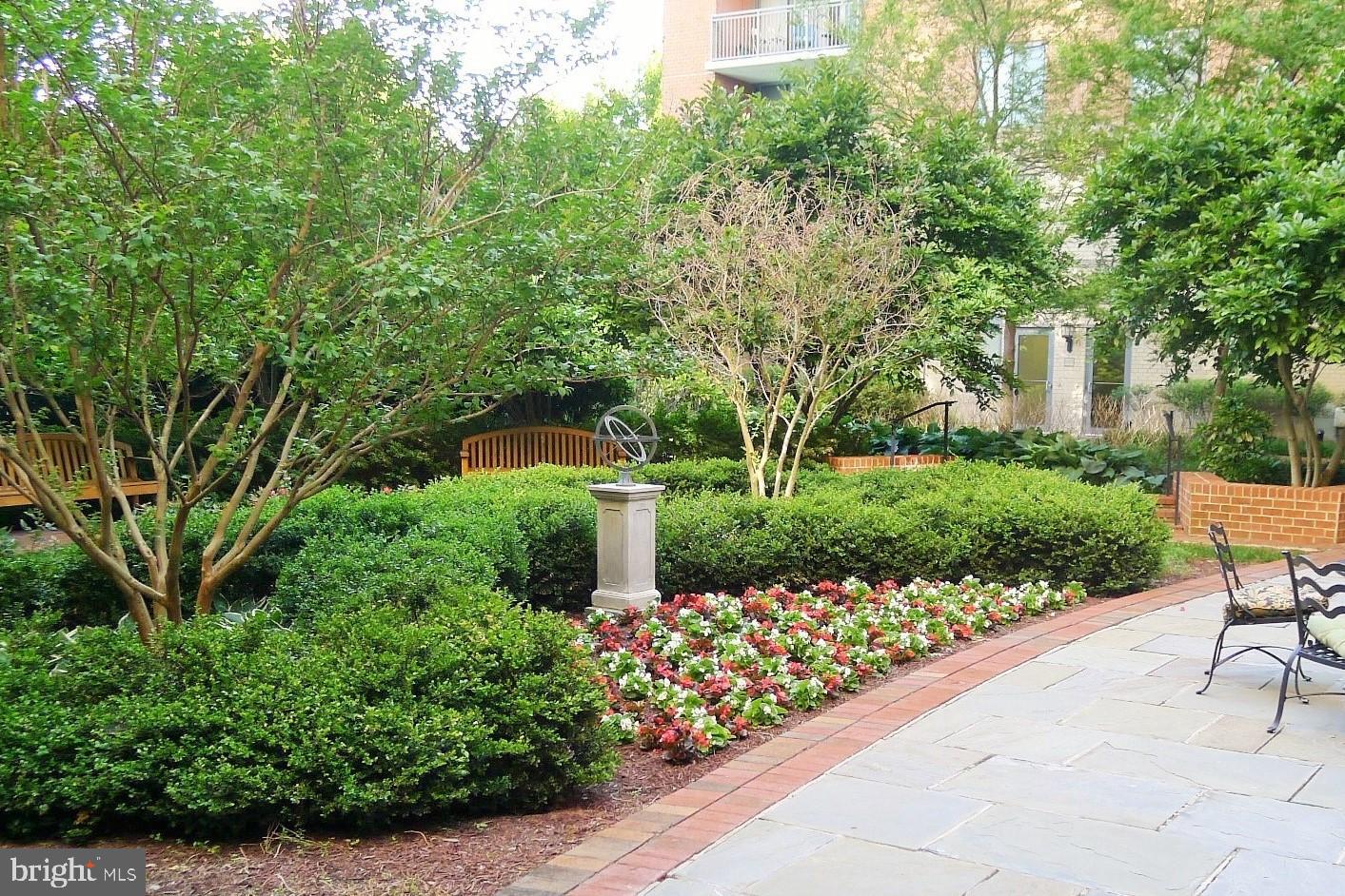 11710 Old Georgetown Road, Unit 903 Rockville, MD 20852 - Photo 21 of 22 Landscaped grounds
