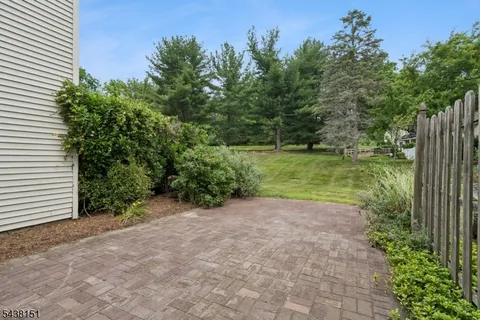 $465,000 | 46 Pembroke Drive, Mendham, NJ 07945
