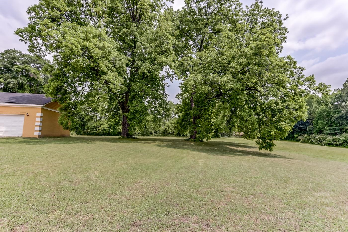 760 Craft Road Memphis, TN 38116 - Photo 3 of 25 a view of outdoor space and yard