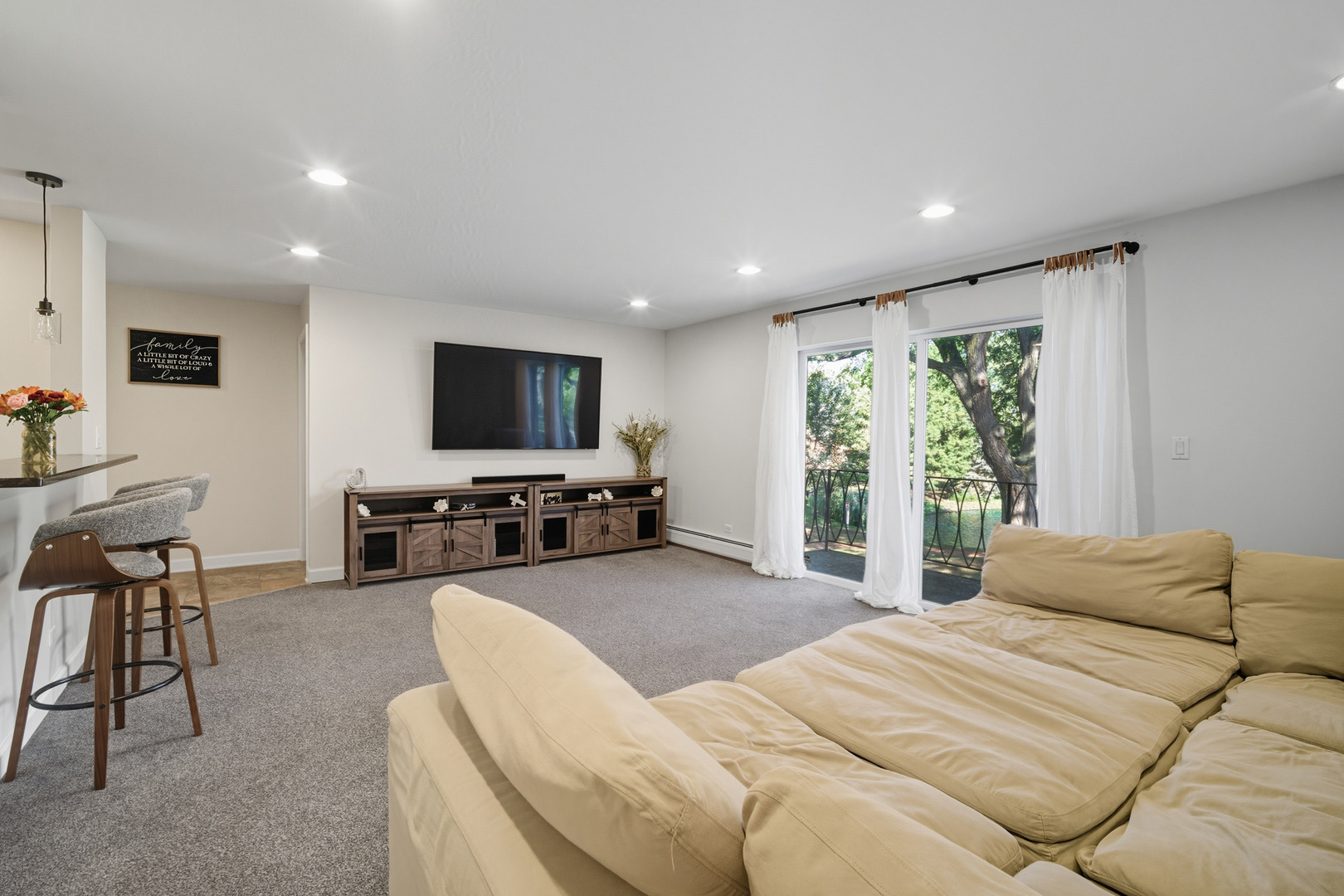 2315 South Goebbert Road, Unit 209 Arlington Heights, IL 60005 - Photo 11 of 20 Gallery Image 11