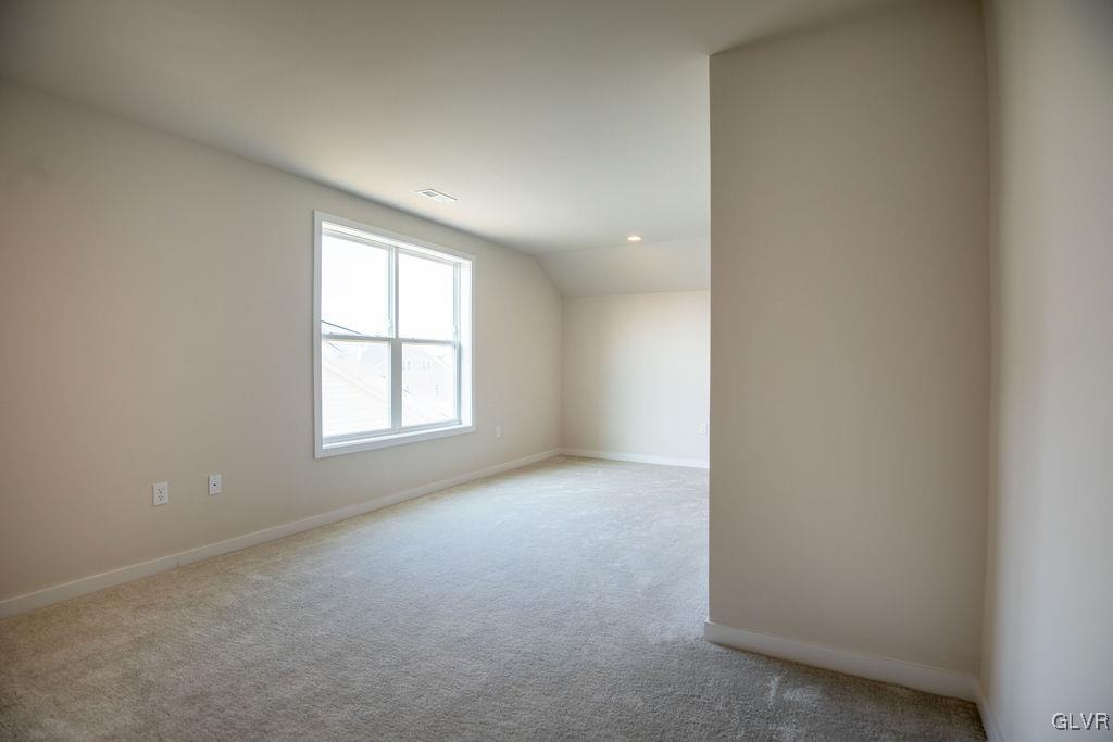 7013 Oak Lane Bath, PA 18014 - Photo 20 of 35 an empty room with windows