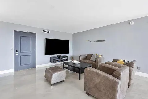 $1,000,000 | 3200 South Ocean Boulevard, Unit C303, Palm Beach, FL 33480