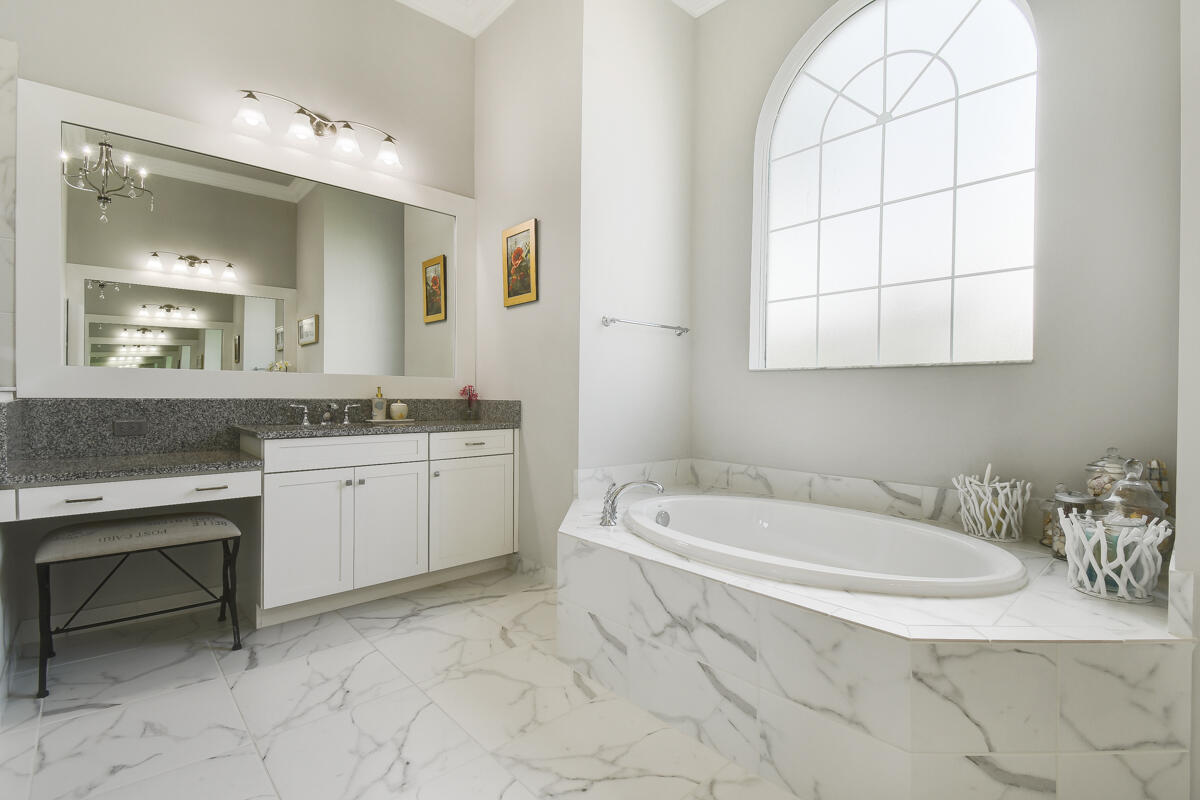 126 Sonata Drive Jupiter, FL 33478 - Photo 34 of 101 Primary Bathroom