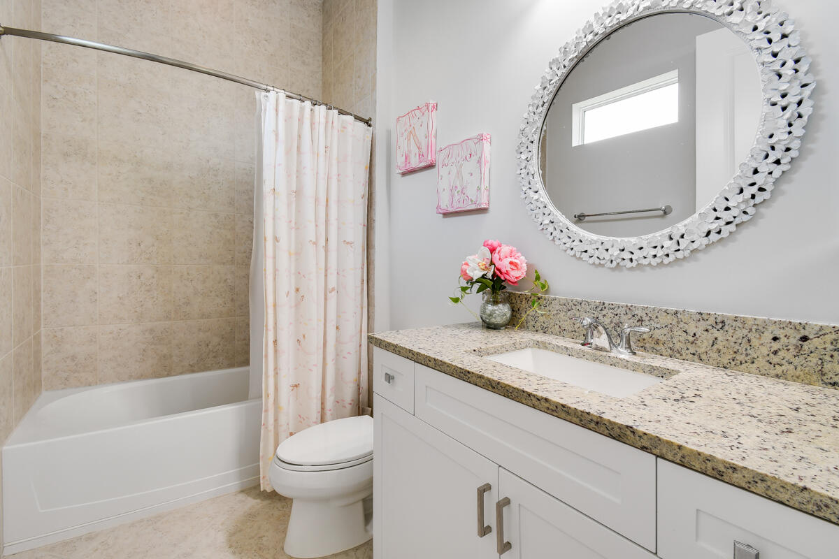 126 Sonata Drive Jupiter, FL 33478 - Photo 38 of 101 2nd Bed Ensuite Bathroom