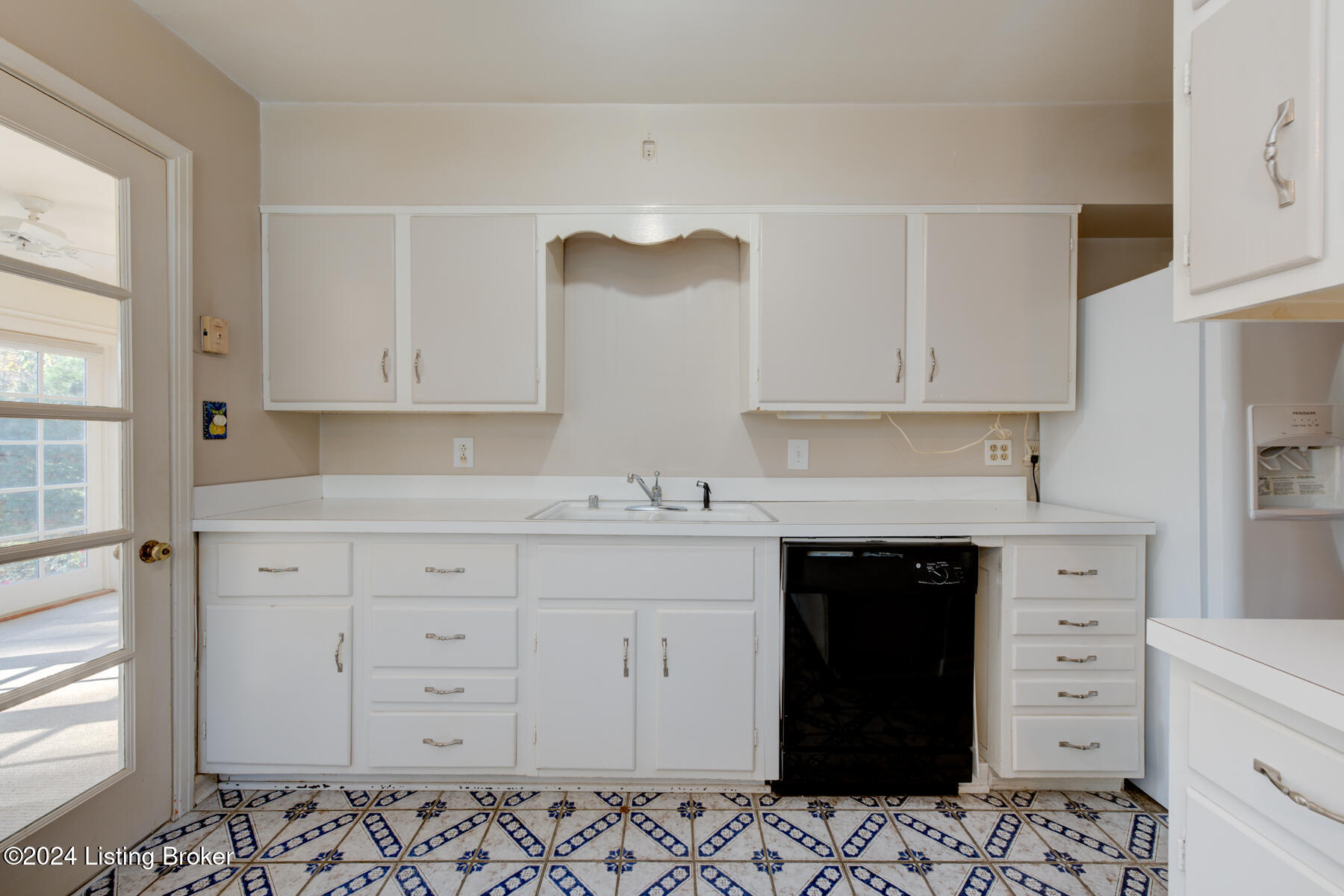 4004 Leland Road Louisville, KY 40207 - Photo 12 of 38 Kitchen