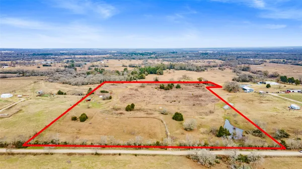 $410,000 | 3484 Hackett Branch Road, Midway, TX 75852
