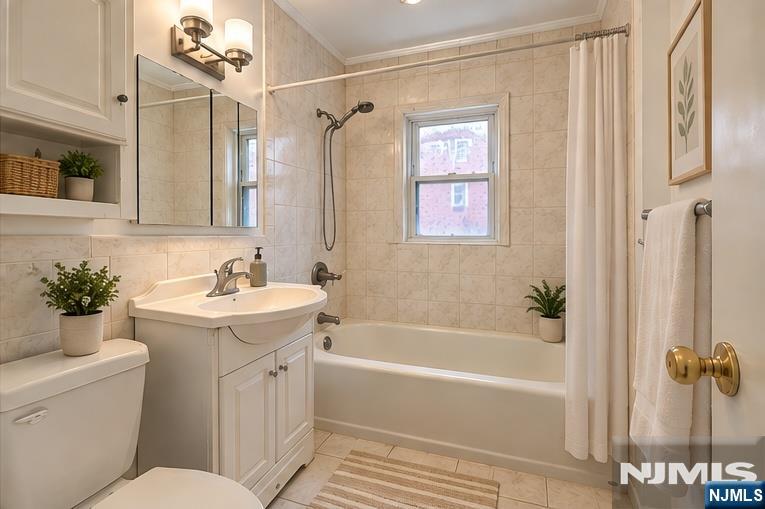 715 Broad Avenue, Unit 4 Ridgefield, NJ 07657 - Photo 7 of 7 Gallery Image 7