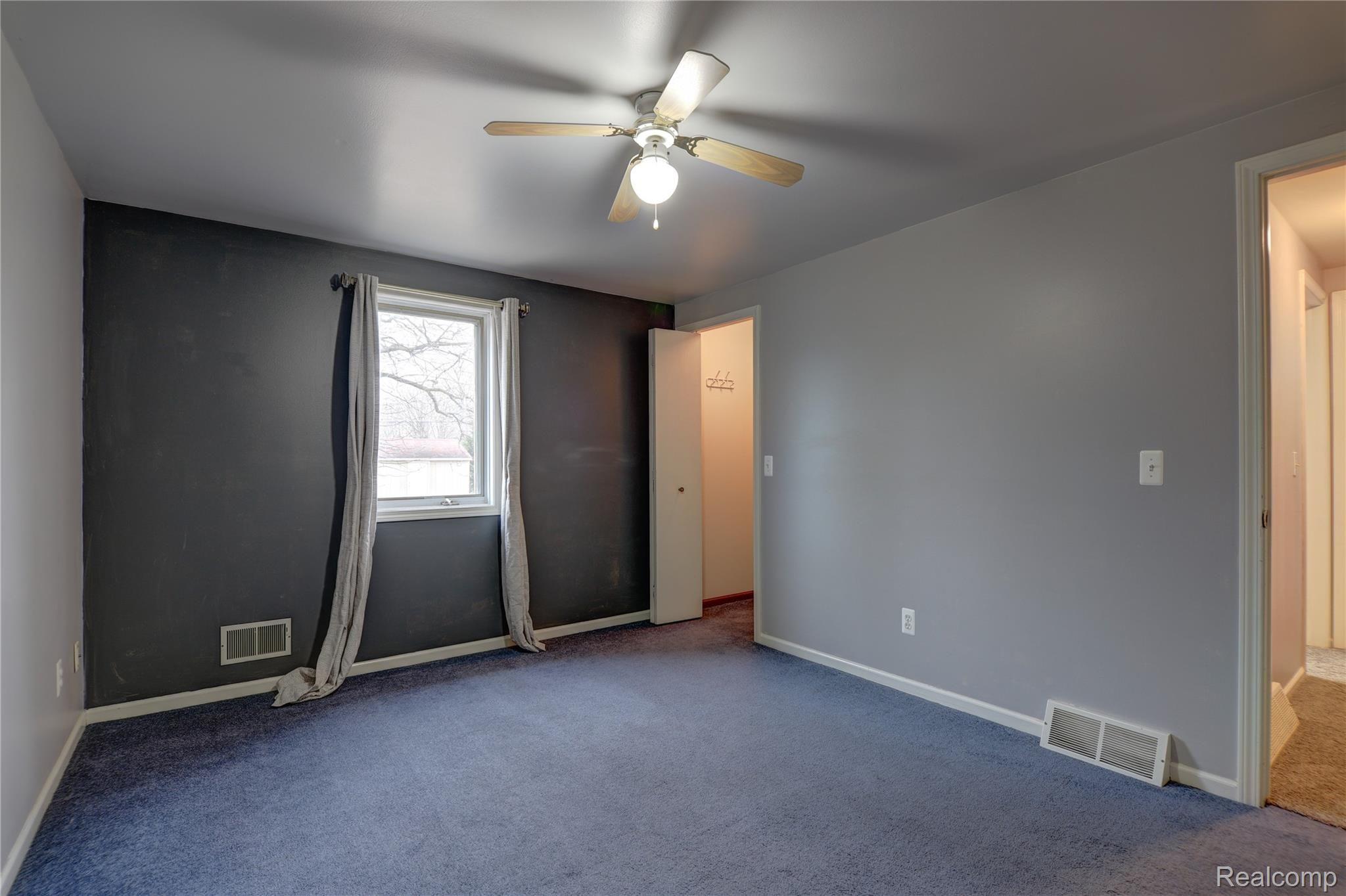 8075 Fenton Road Grand Blanc, MI 48439 - Photo 9 of 19 Interior 8.jpg
