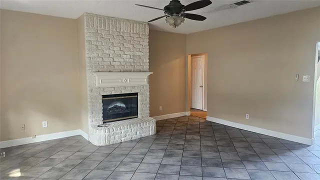 $3,000 | 4902 Landrun Lane, Arlington, TX 76017