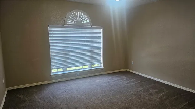 $3,000 | 4902 Landrun Lane, Arlington, TX 76017