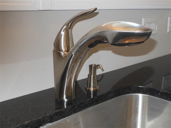 70 Norman Street Springfield, MA 01104 - Photo 3 of 13